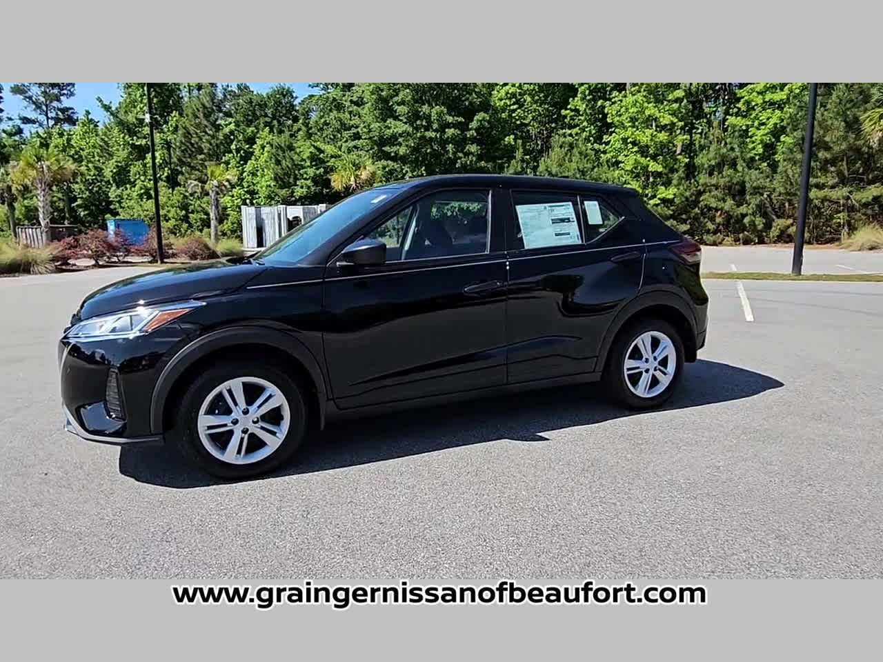 2025 Nissan Kicks Play S