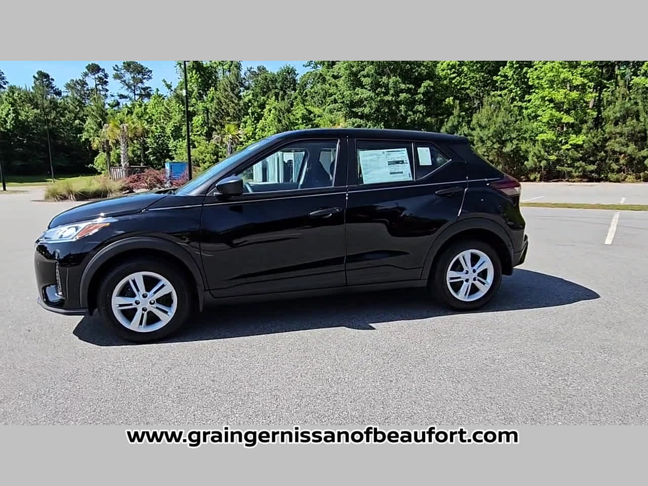 2025 Nissan Kicks Play S