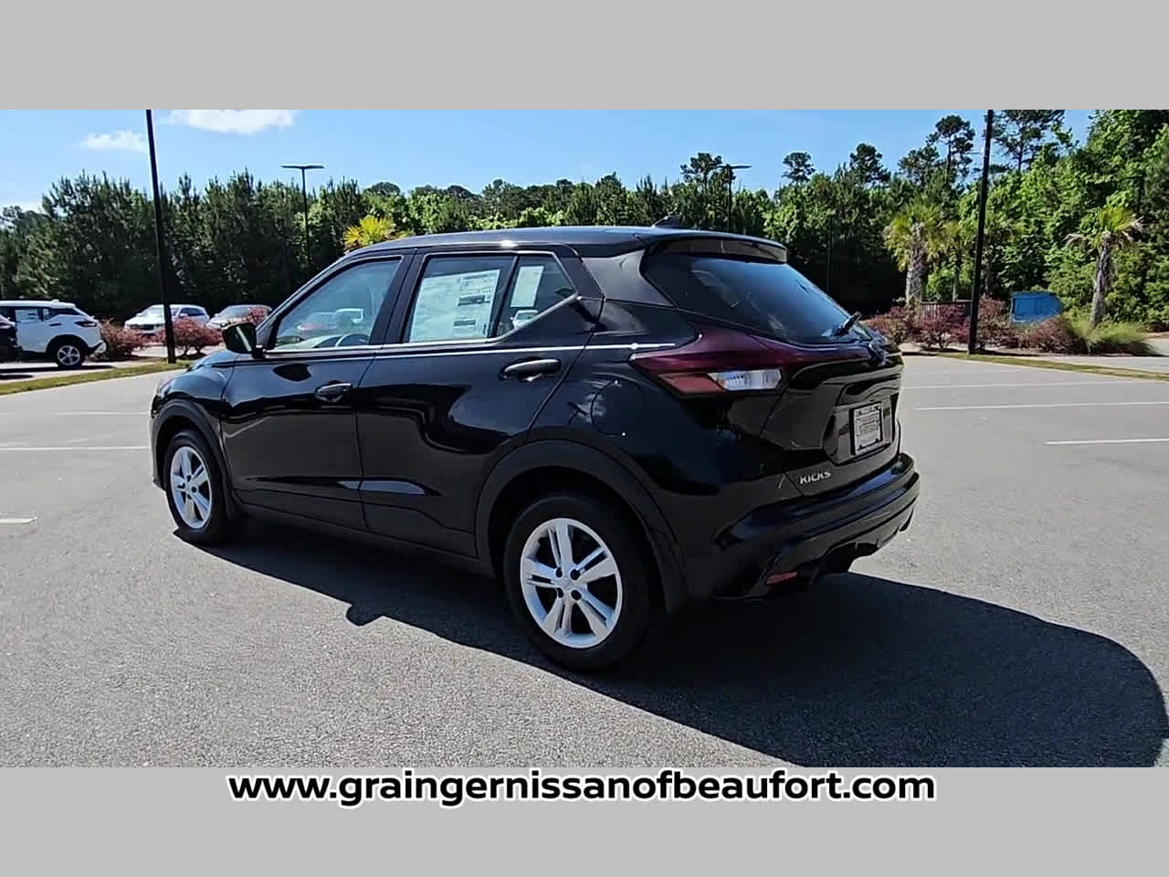 2025 Nissan Kicks Play S