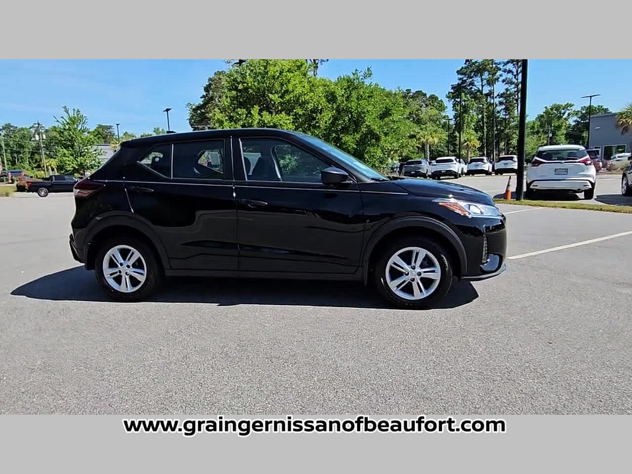 2025 Nissan Kicks Play S