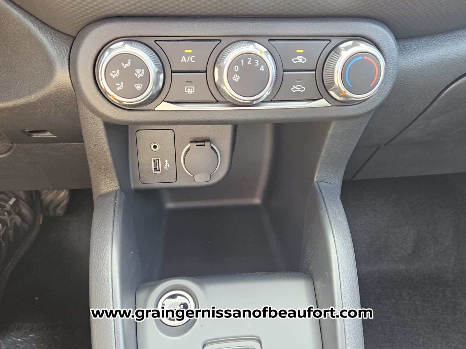 2025 Nissan Kicks Play S