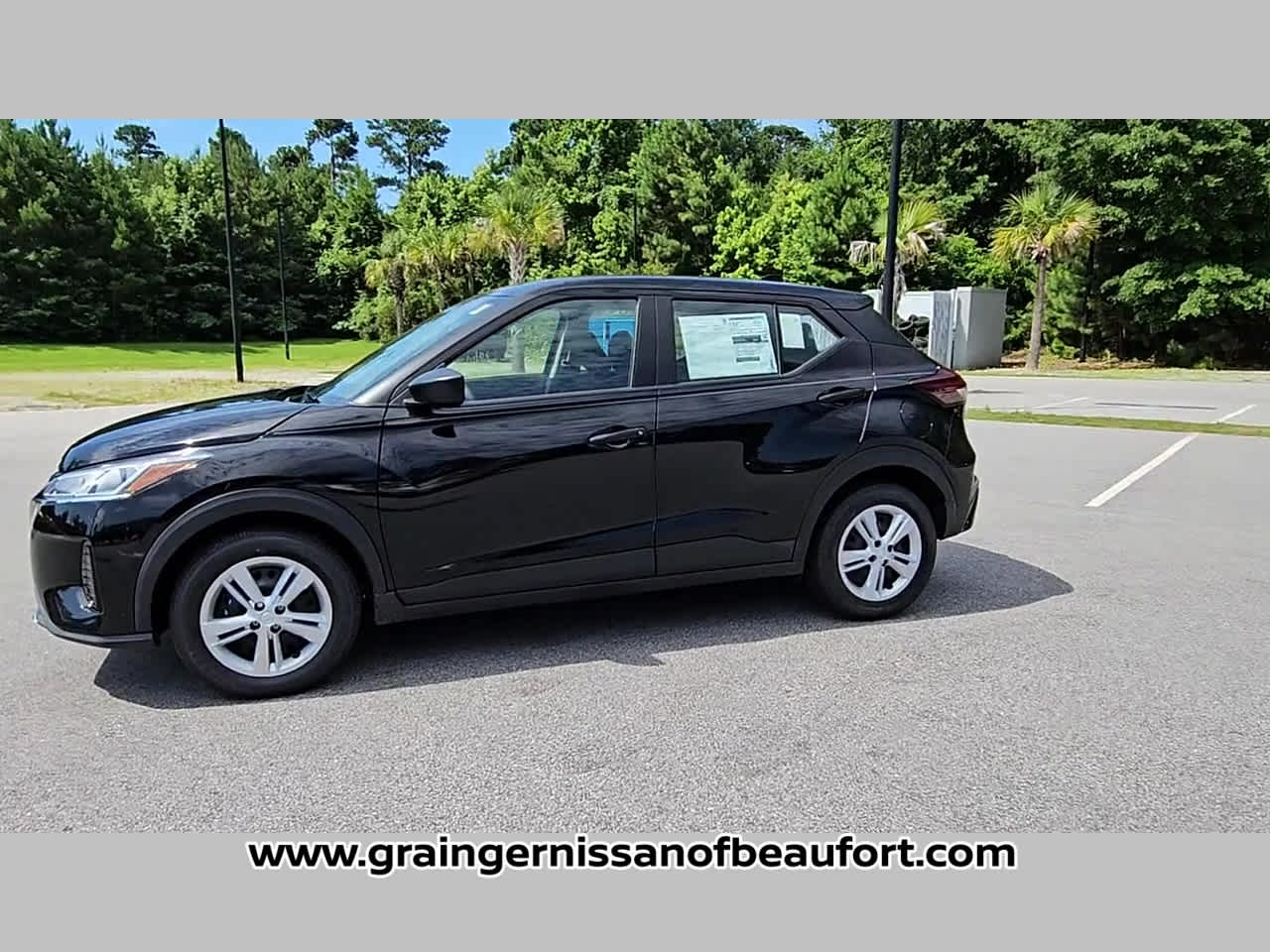 2025 Nissan Kicks Play S