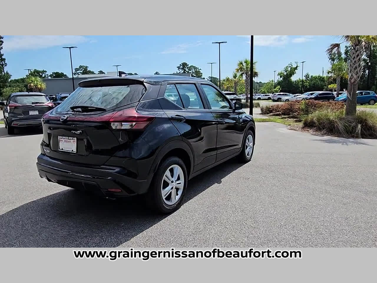 2025 Nissan Kicks Play S