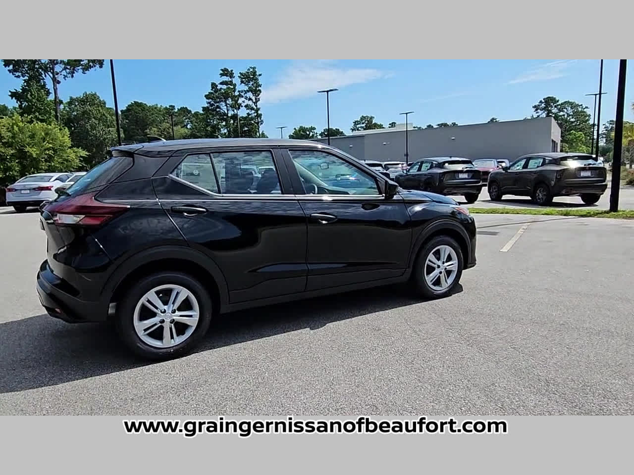 2025 Nissan Kicks Play S