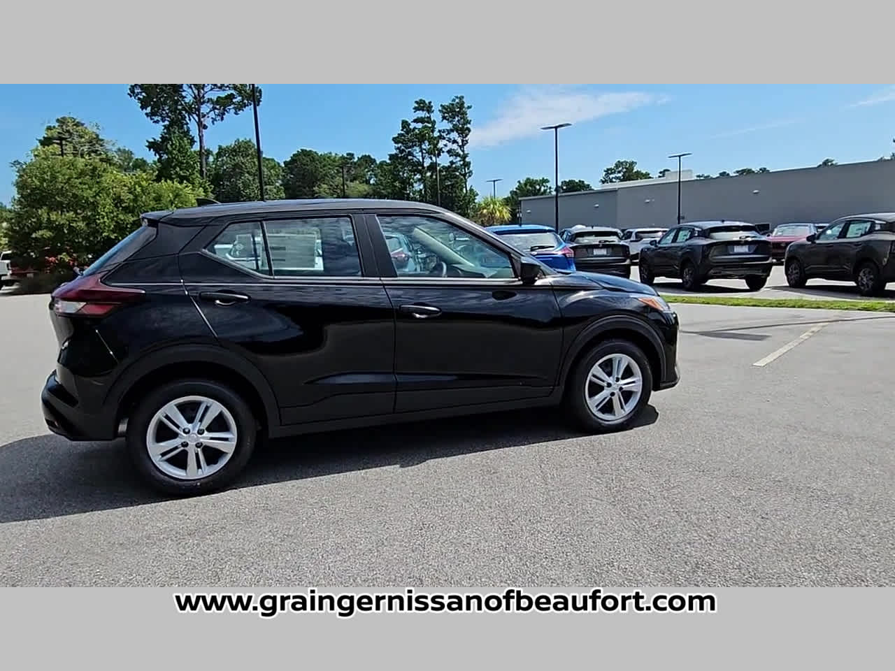 2025 Nissan Kicks Play S