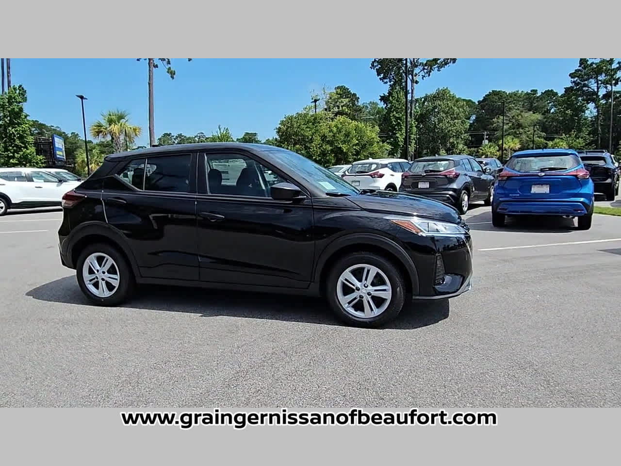 2025 Nissan Kicks Play S