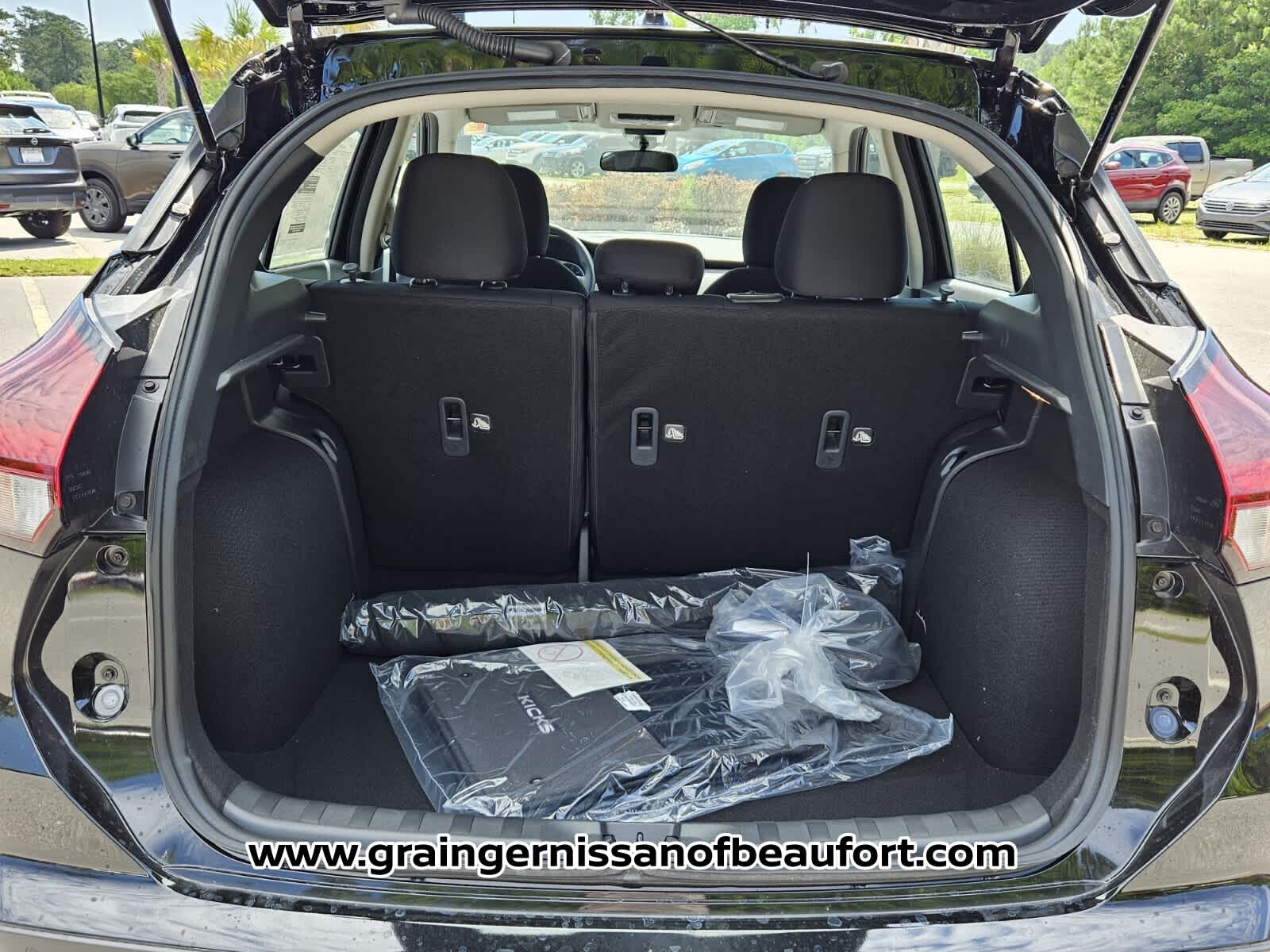 2025 Nissan Kicks Play S