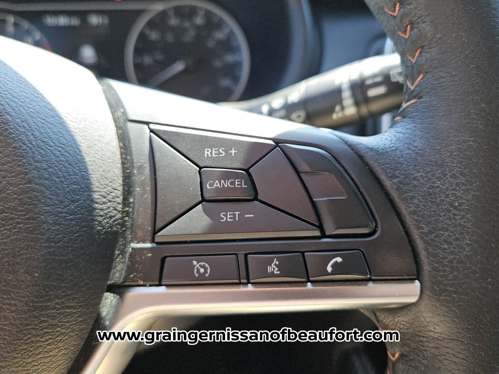 2019 Nissan Kicks SR