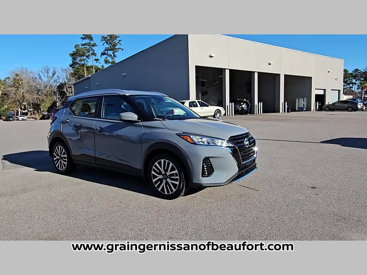 2023 Nissan Kicks SV