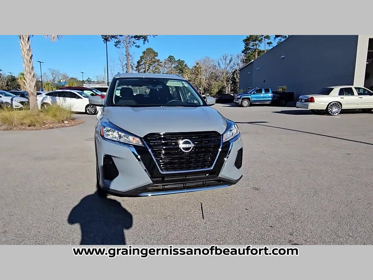 2023 Nissan Kicks SV