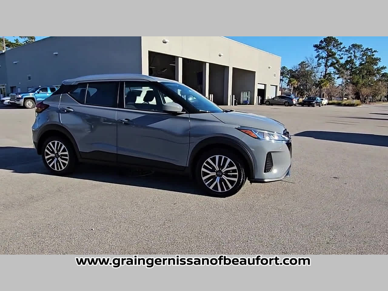 2023 Nissan Kicks SV