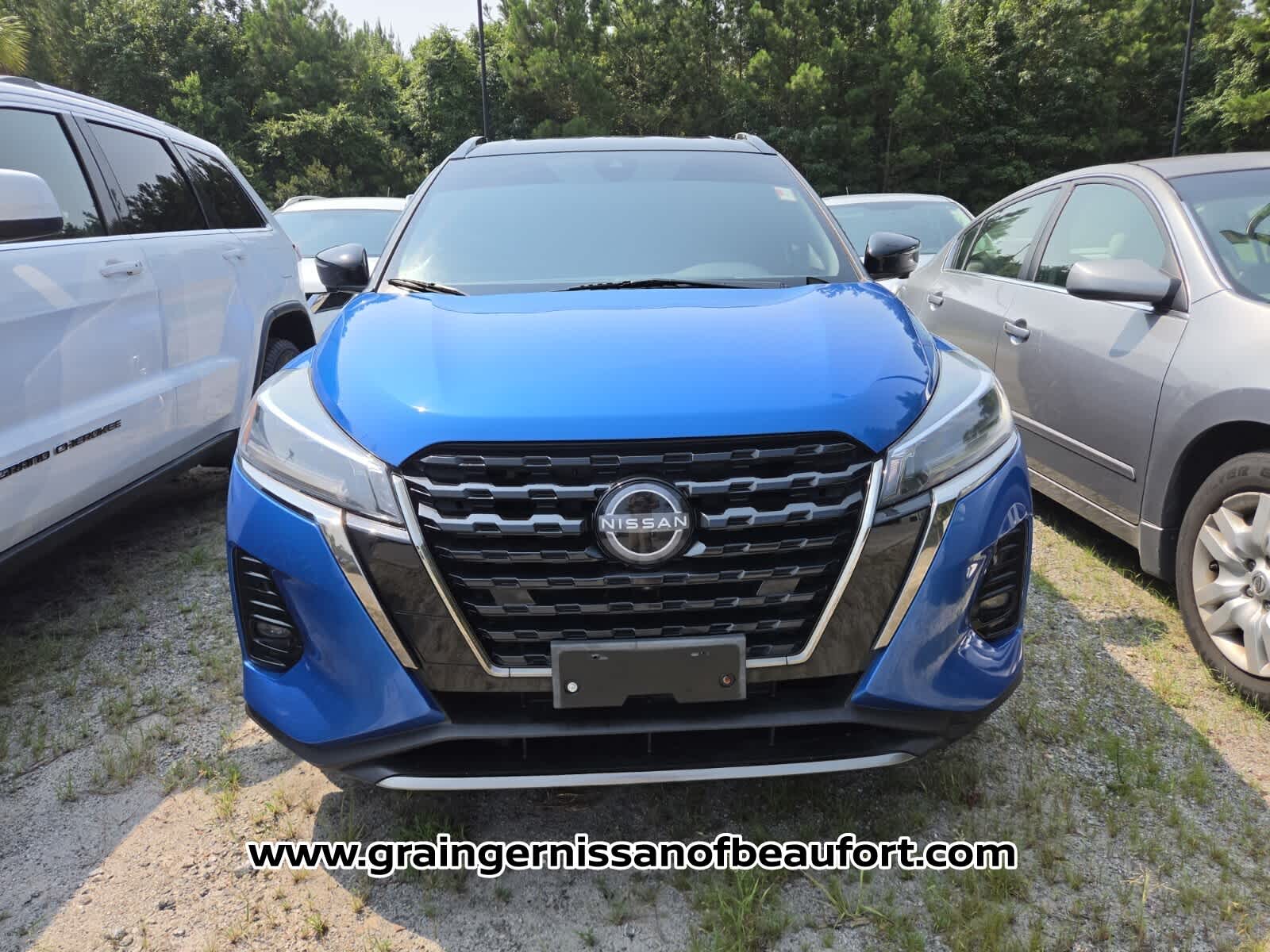 2023 Nissan Kicks SR