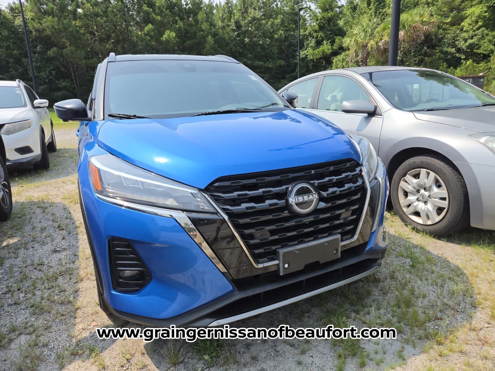 2023 Nissan Kicks SR