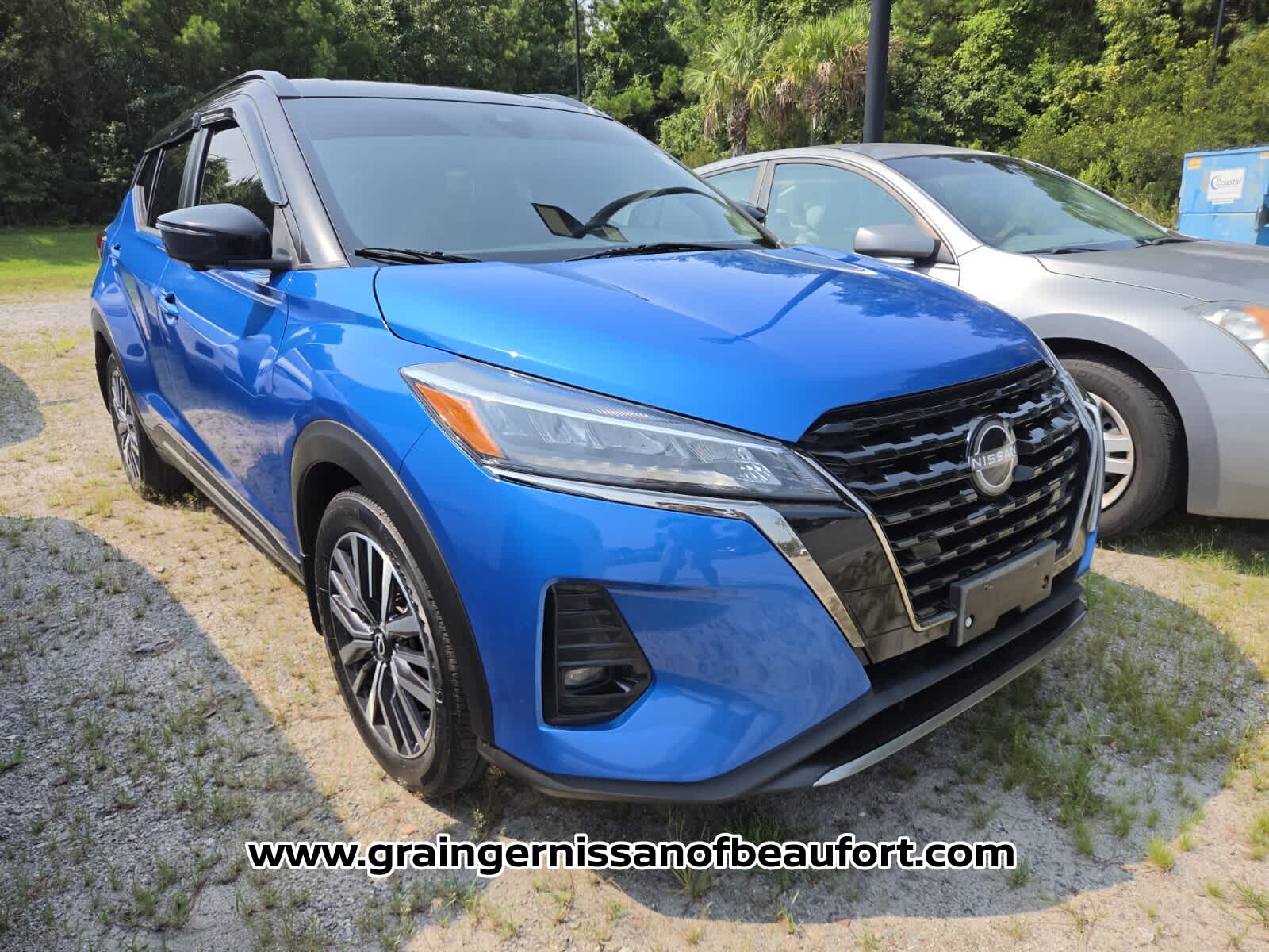 2023 Nissan Kicks SR