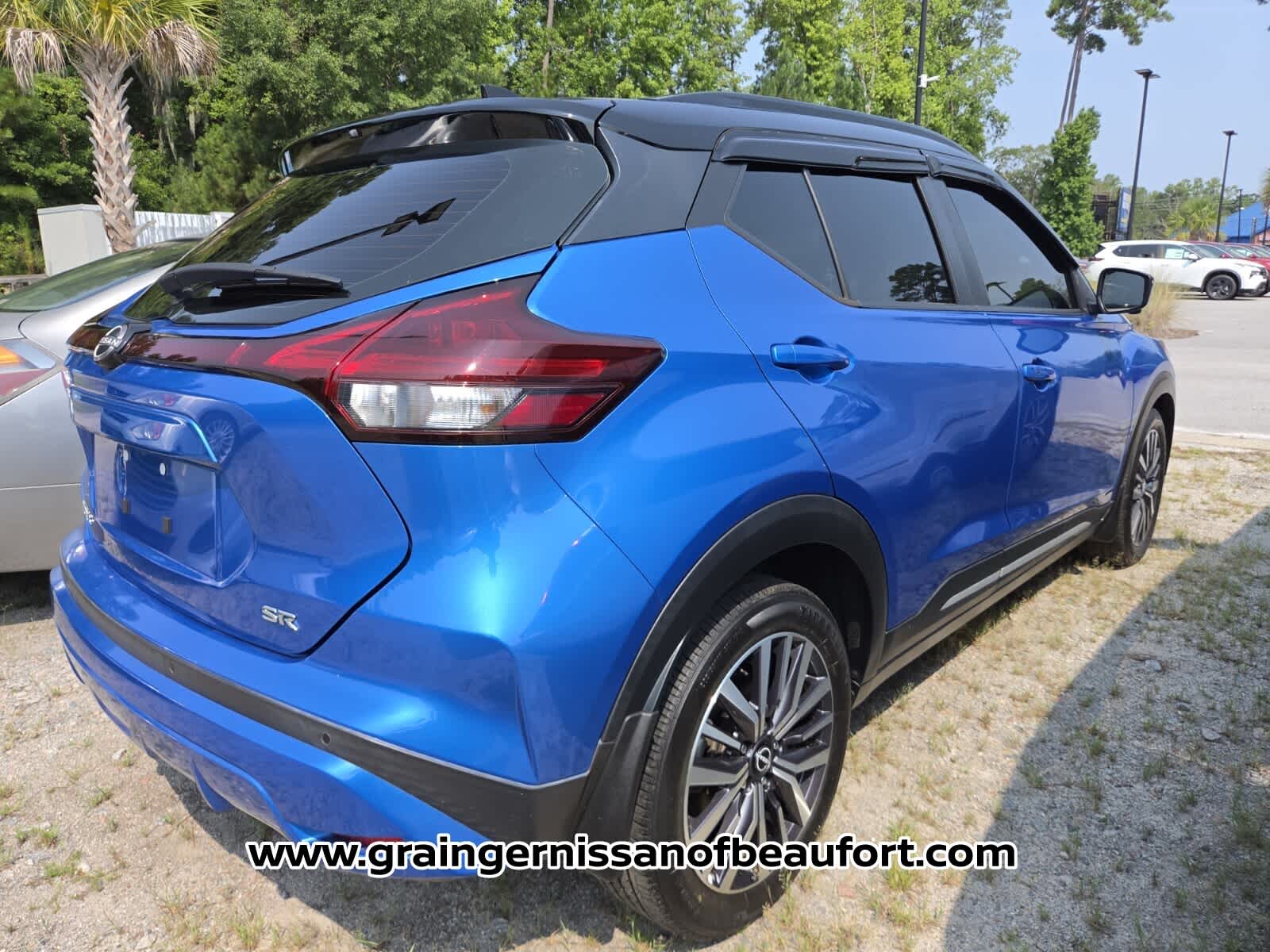 2023 Nissan Kicks SR