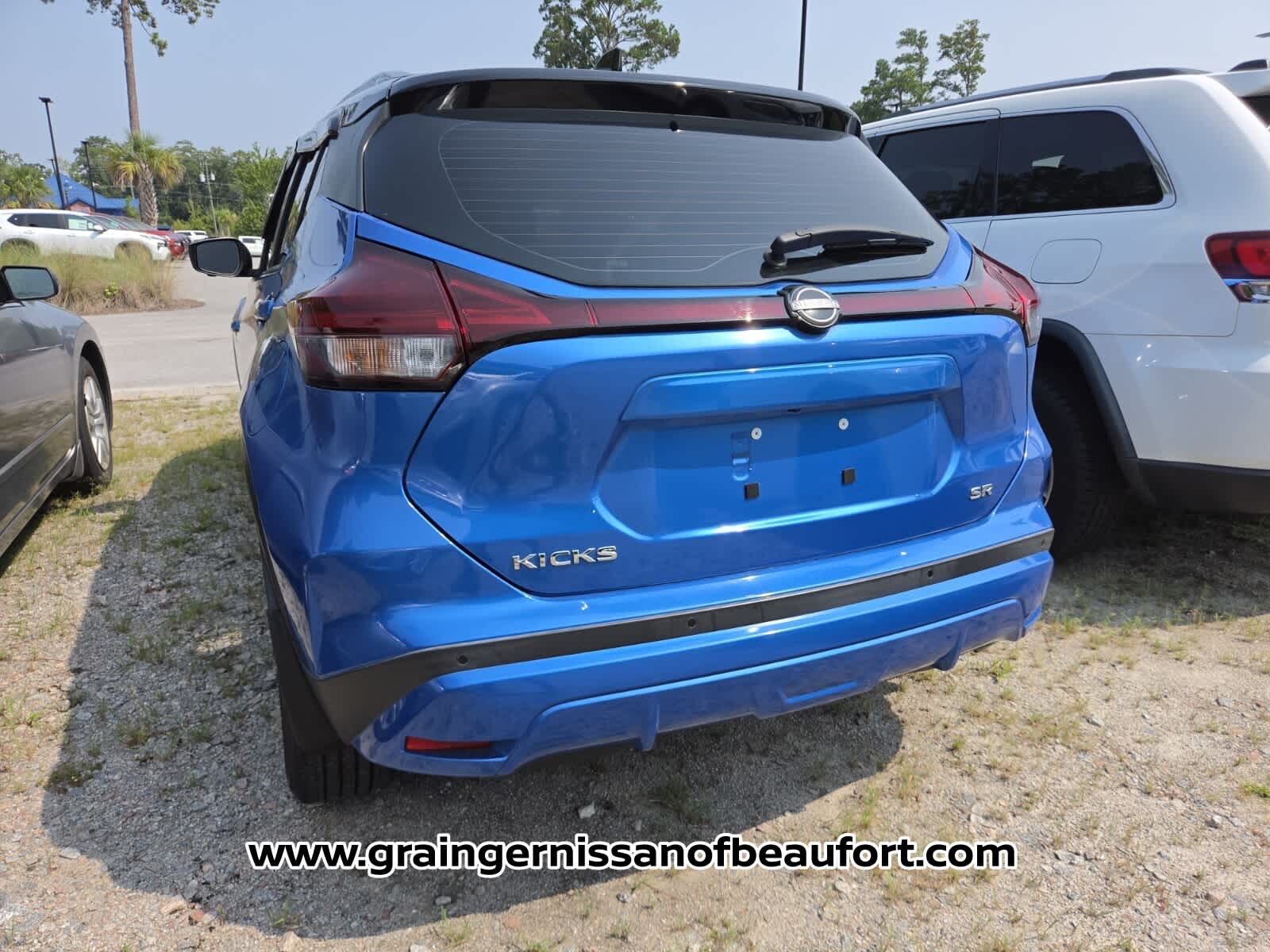 2023 Nissan Kicks SR