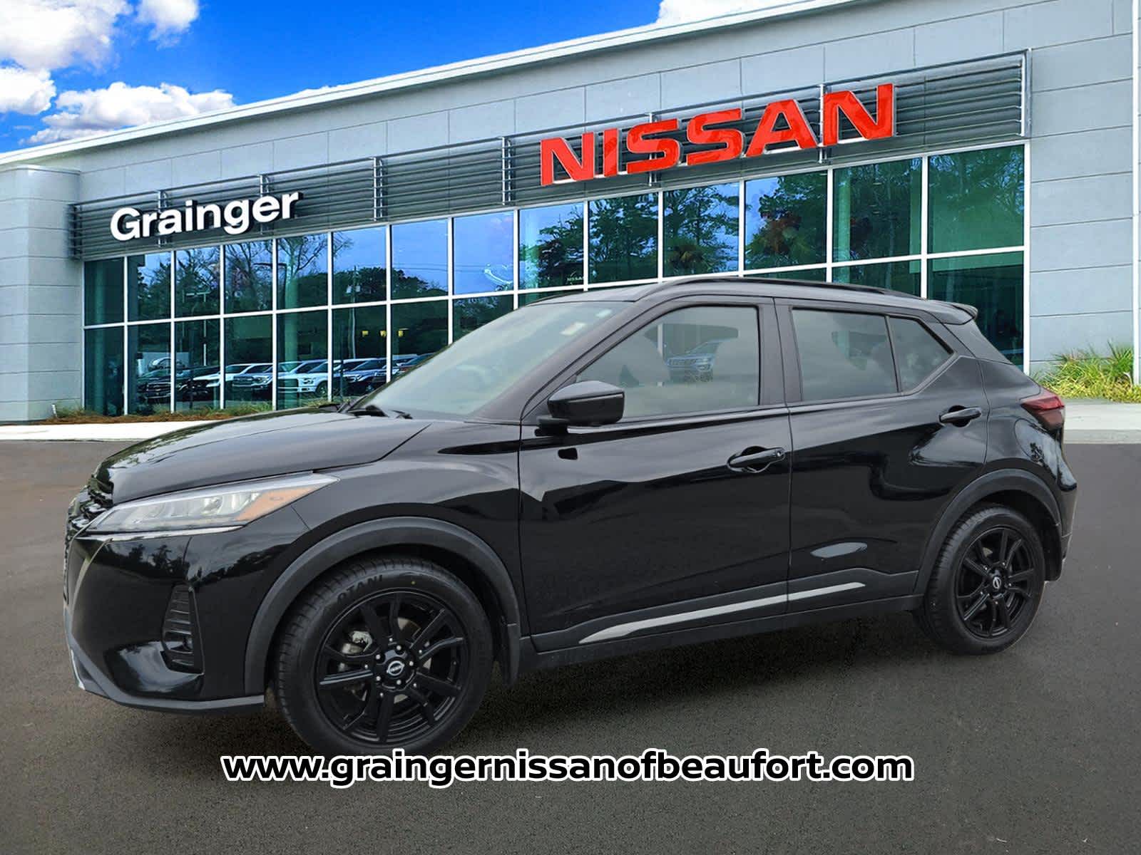 2023 Nissan Kicks SR