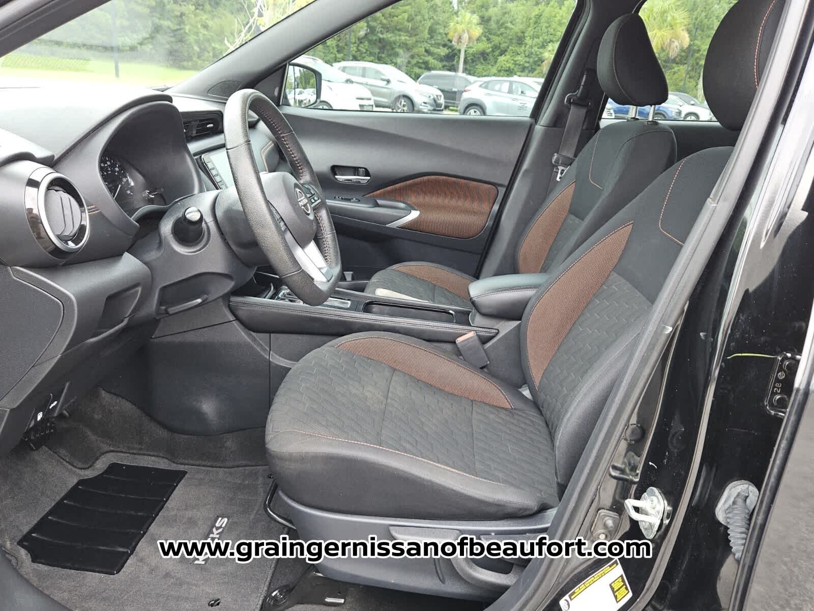 2023 Nissan Kicks SR