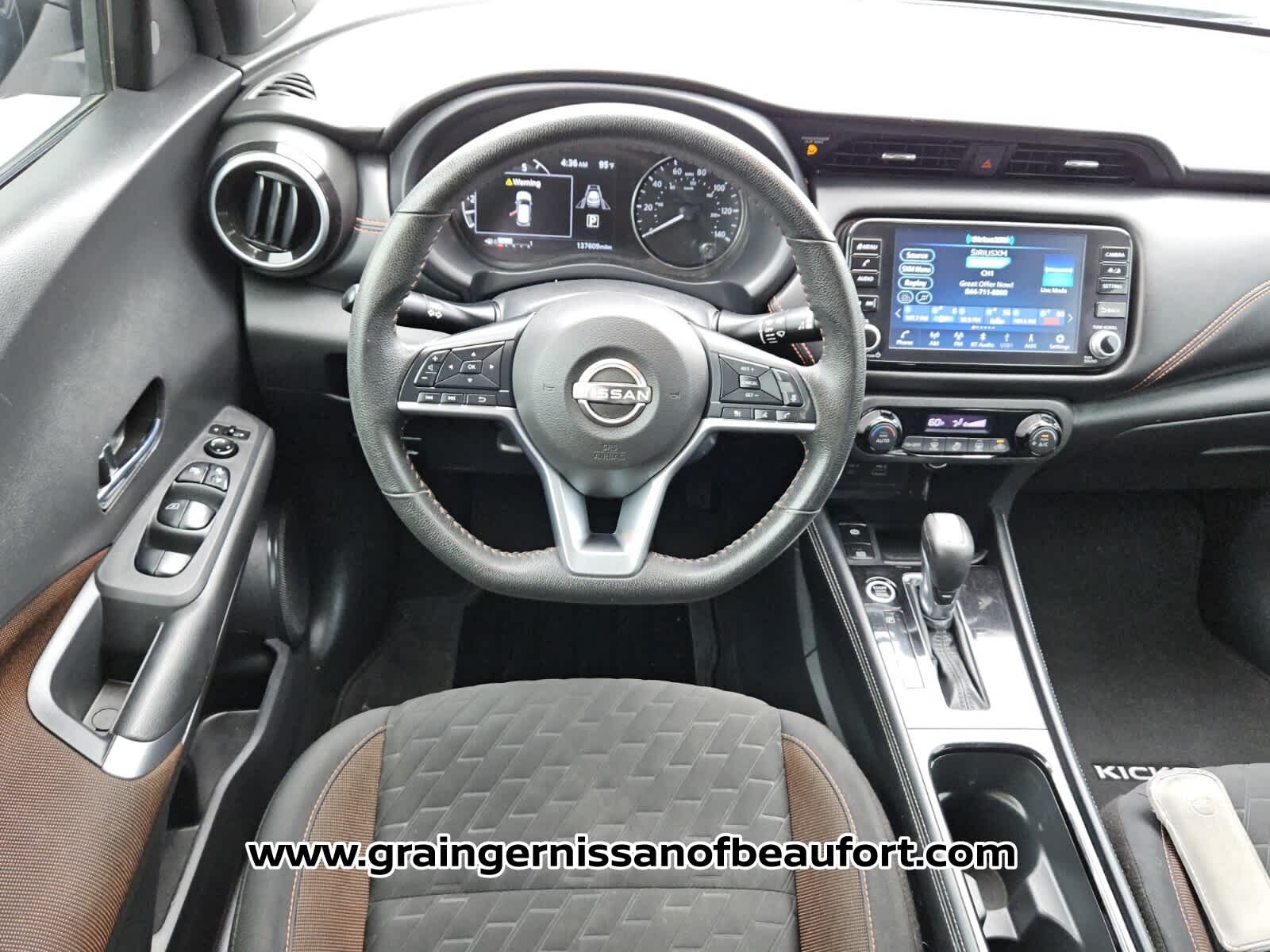 2023 Nissan Kicks SR
