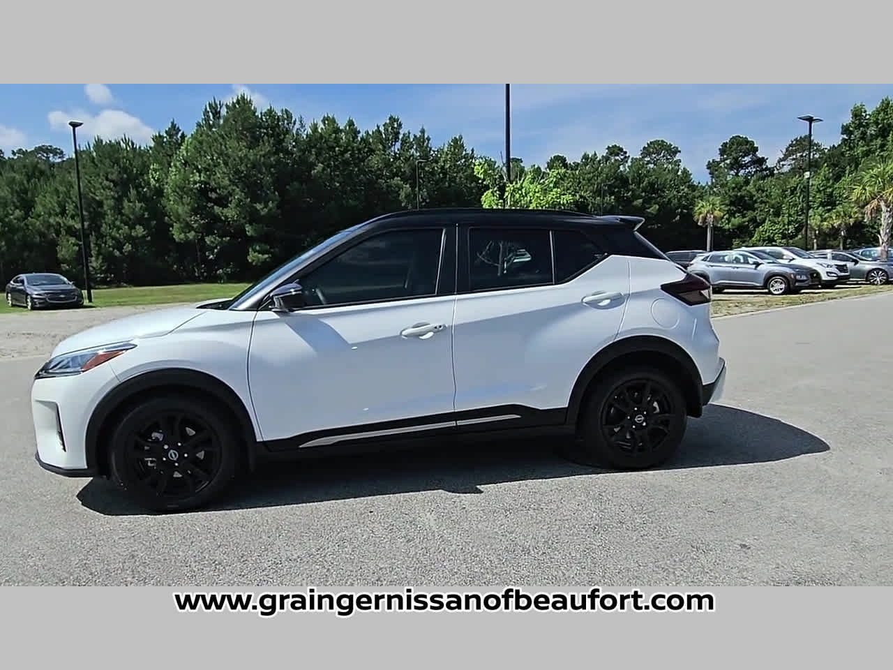 2024 Nissan Kicks SR