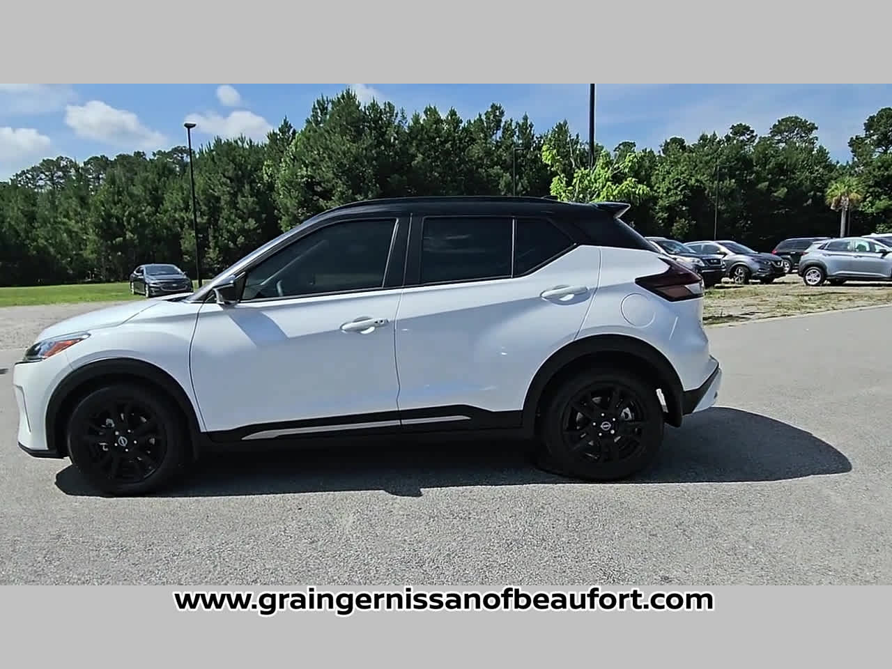 2024 Nissan Kicks SR