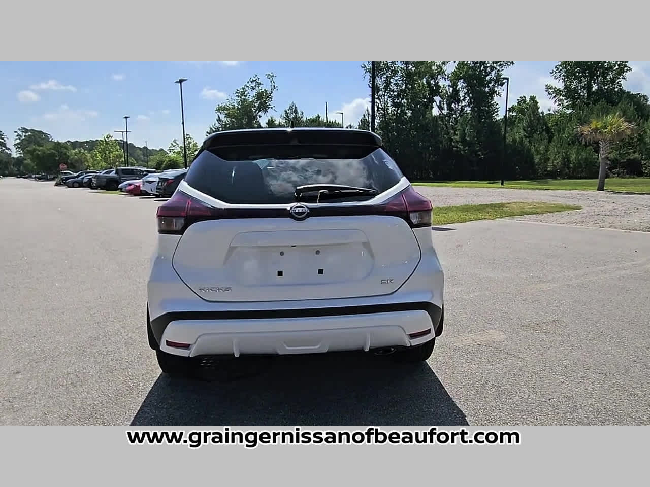 2024 Nissan Kicks SR