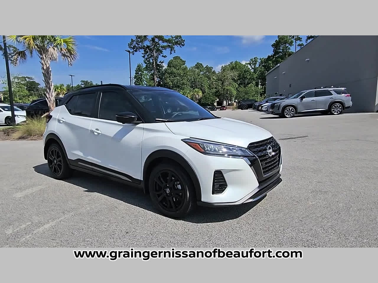 2024 Nissan Kicks SR