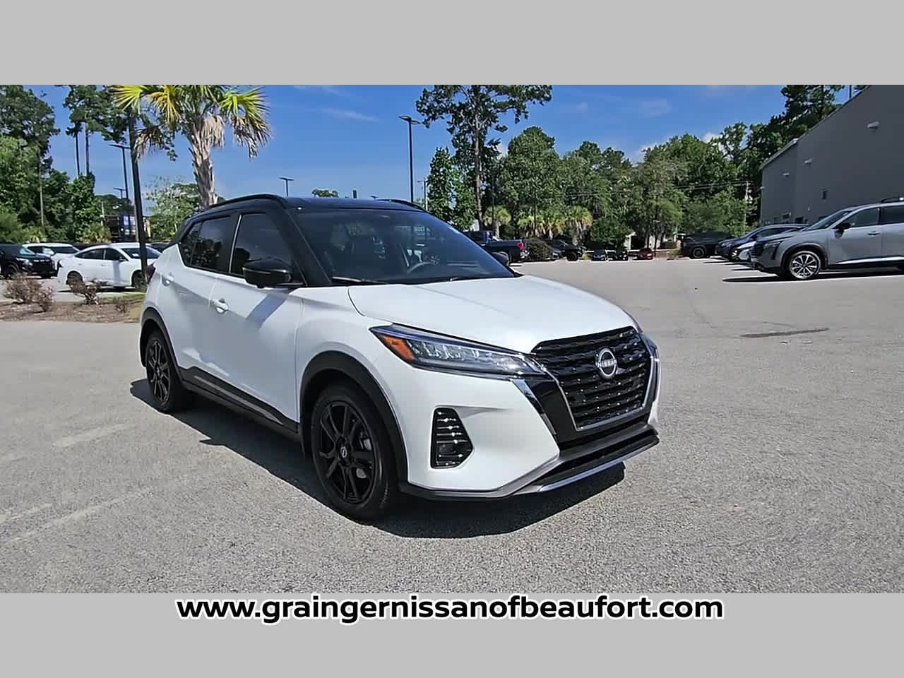 2024 Nissan Kicks SR