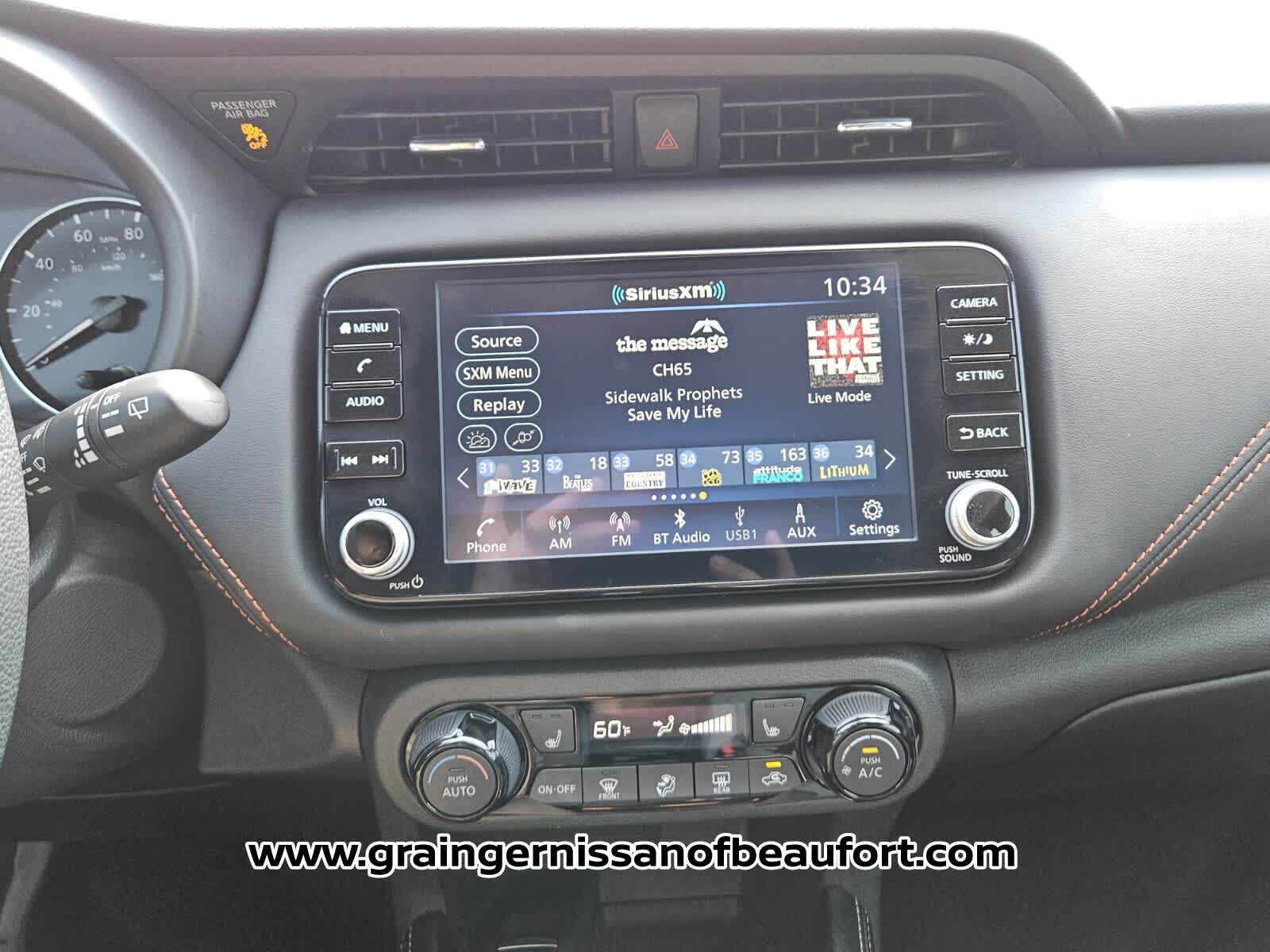 2024 Nissan Kicks SR