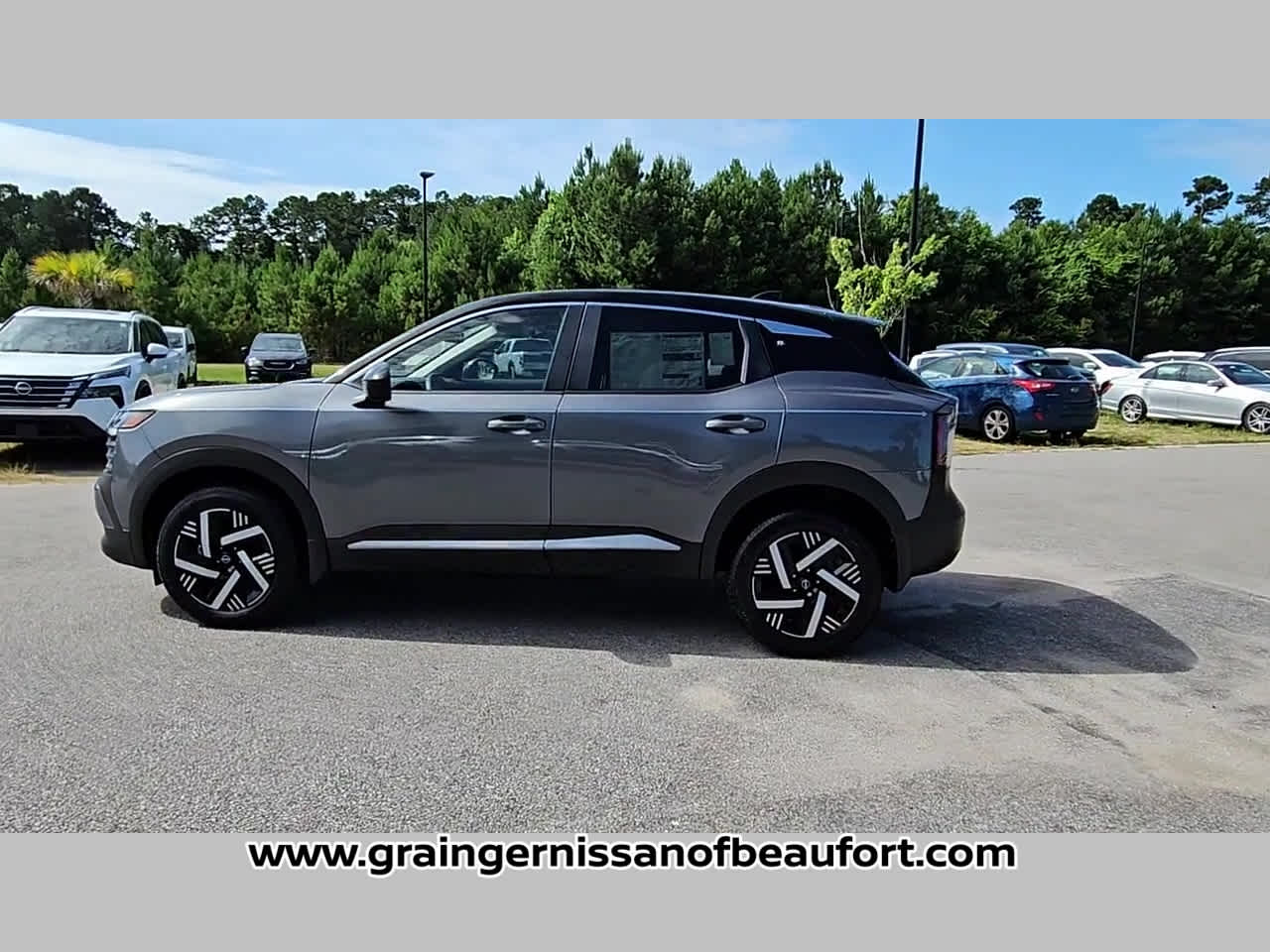 2025 Nissan Kicks SV