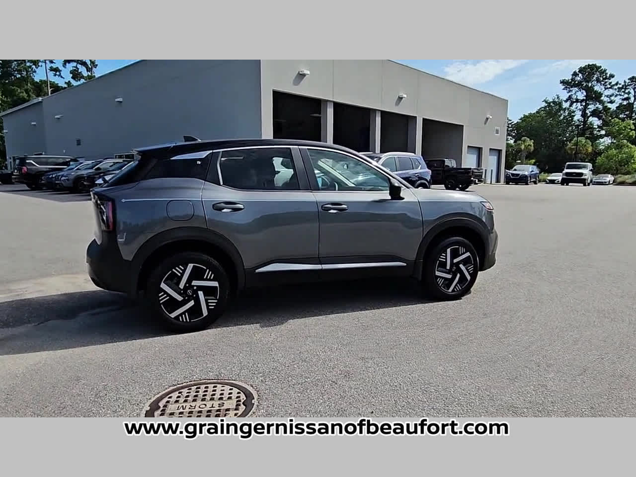 2025 Nissan Kicks SV