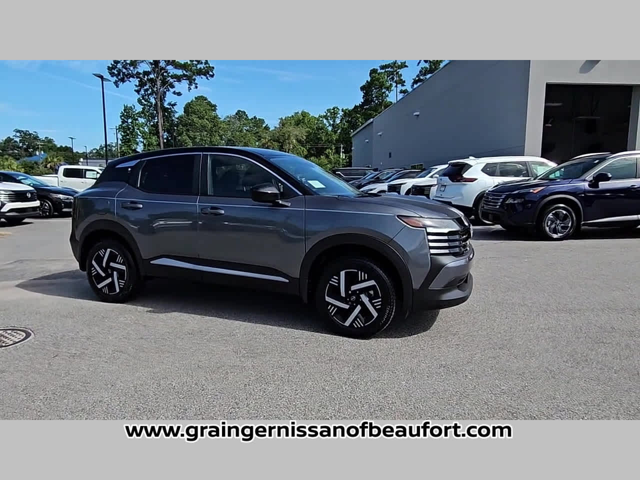 2025 Nissan Kicks SV