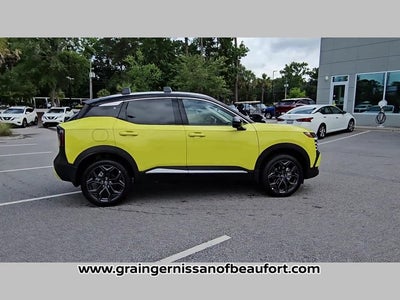 2025 Nissan Kicks SR