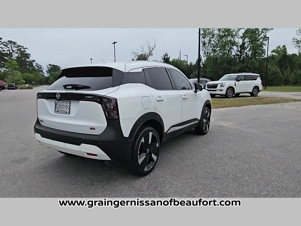 2025 Nissan Kicks SR