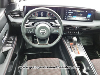 2025 Nissan Kicks SR