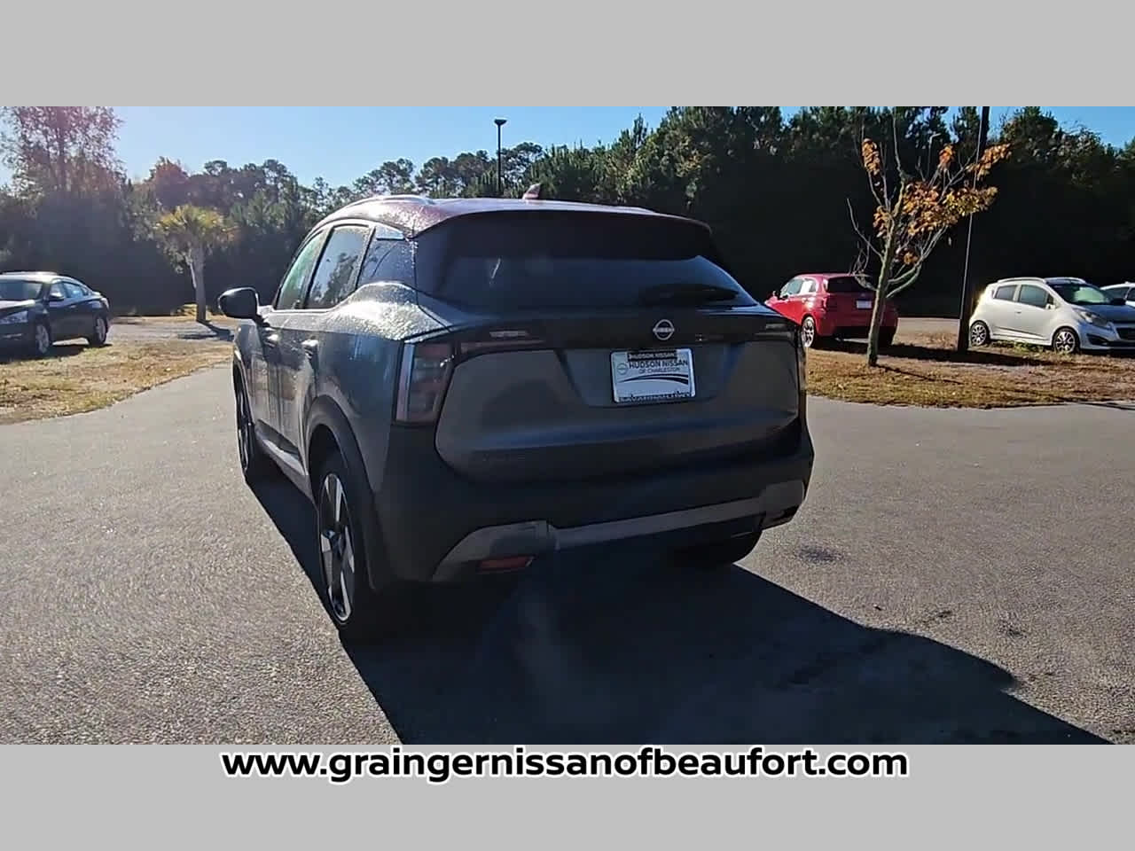 2025 Nissan Kicks SR