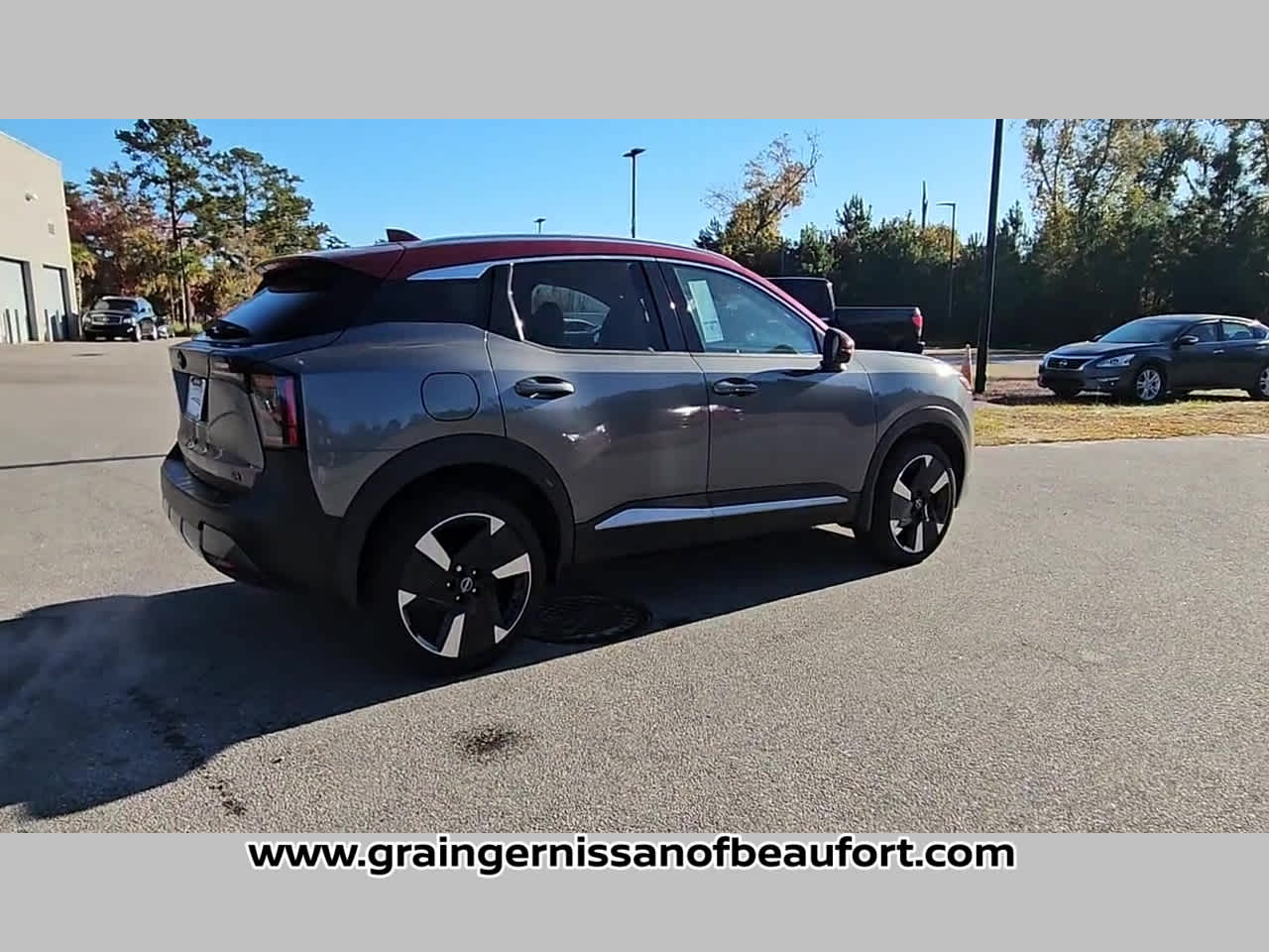 2025 Nissan Kicks SR