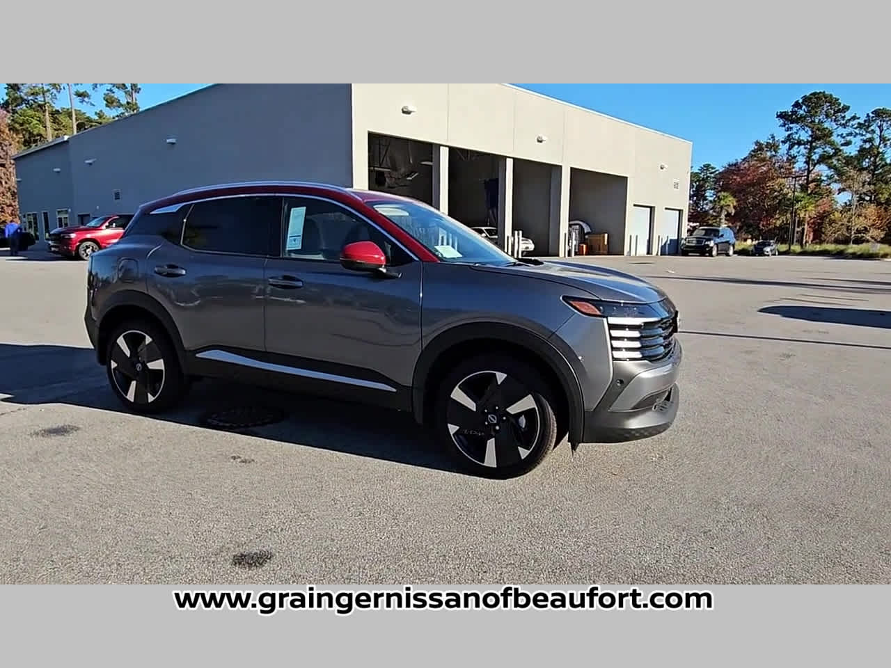 2025 Nissan Kicks SR