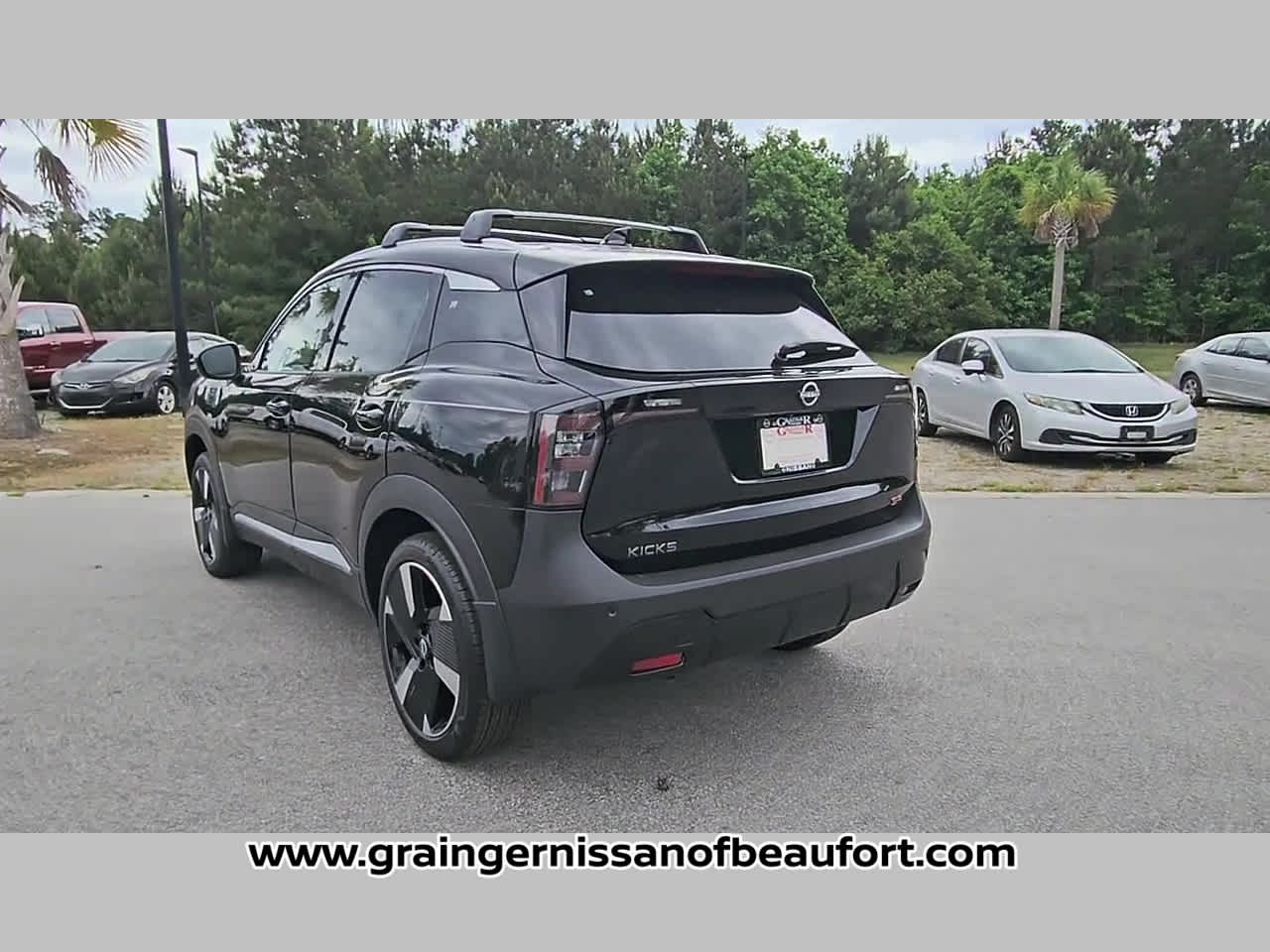 2026 Nissan Kicks SR