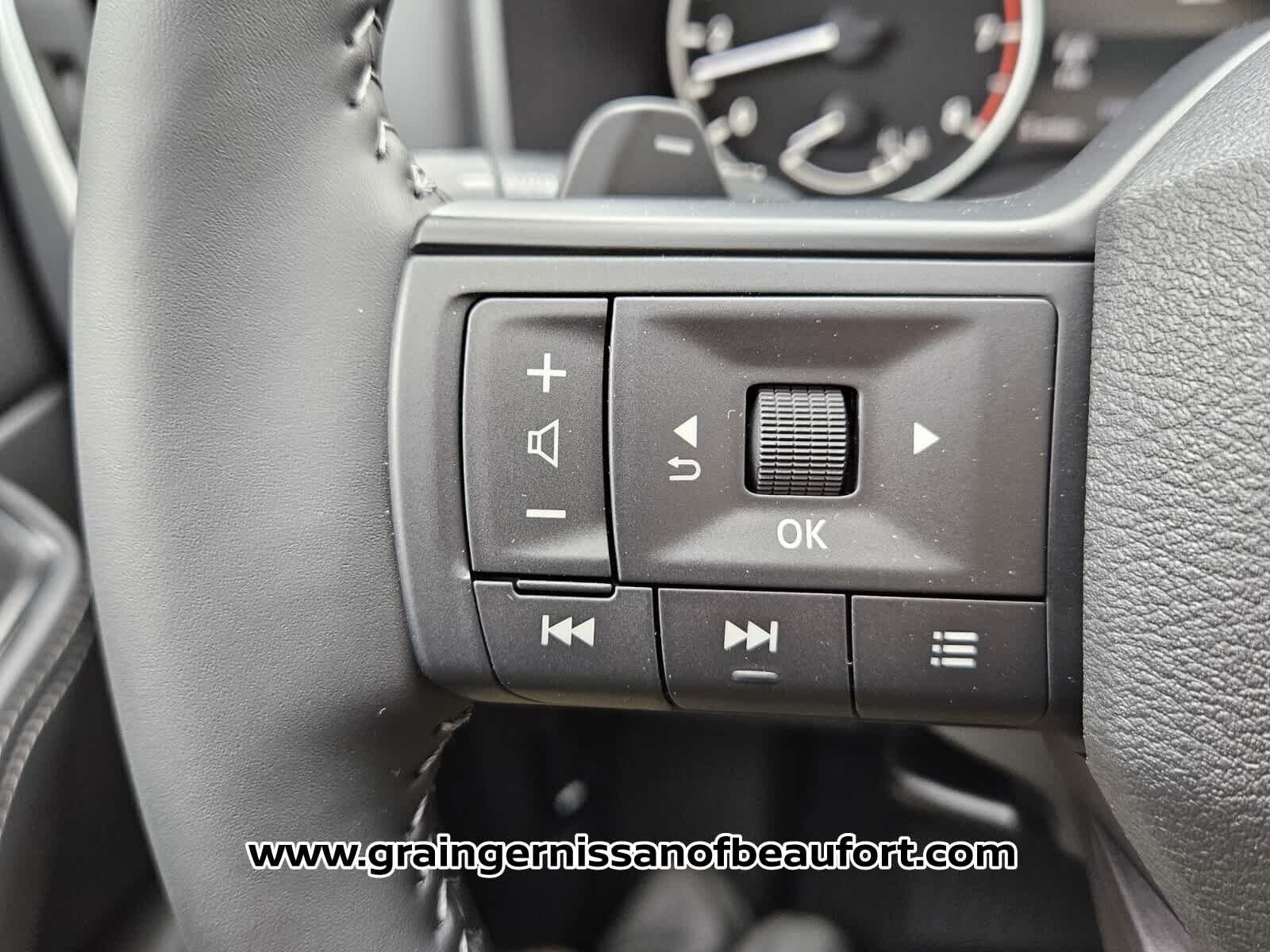 2026 Nissan Rogue Dark Armor