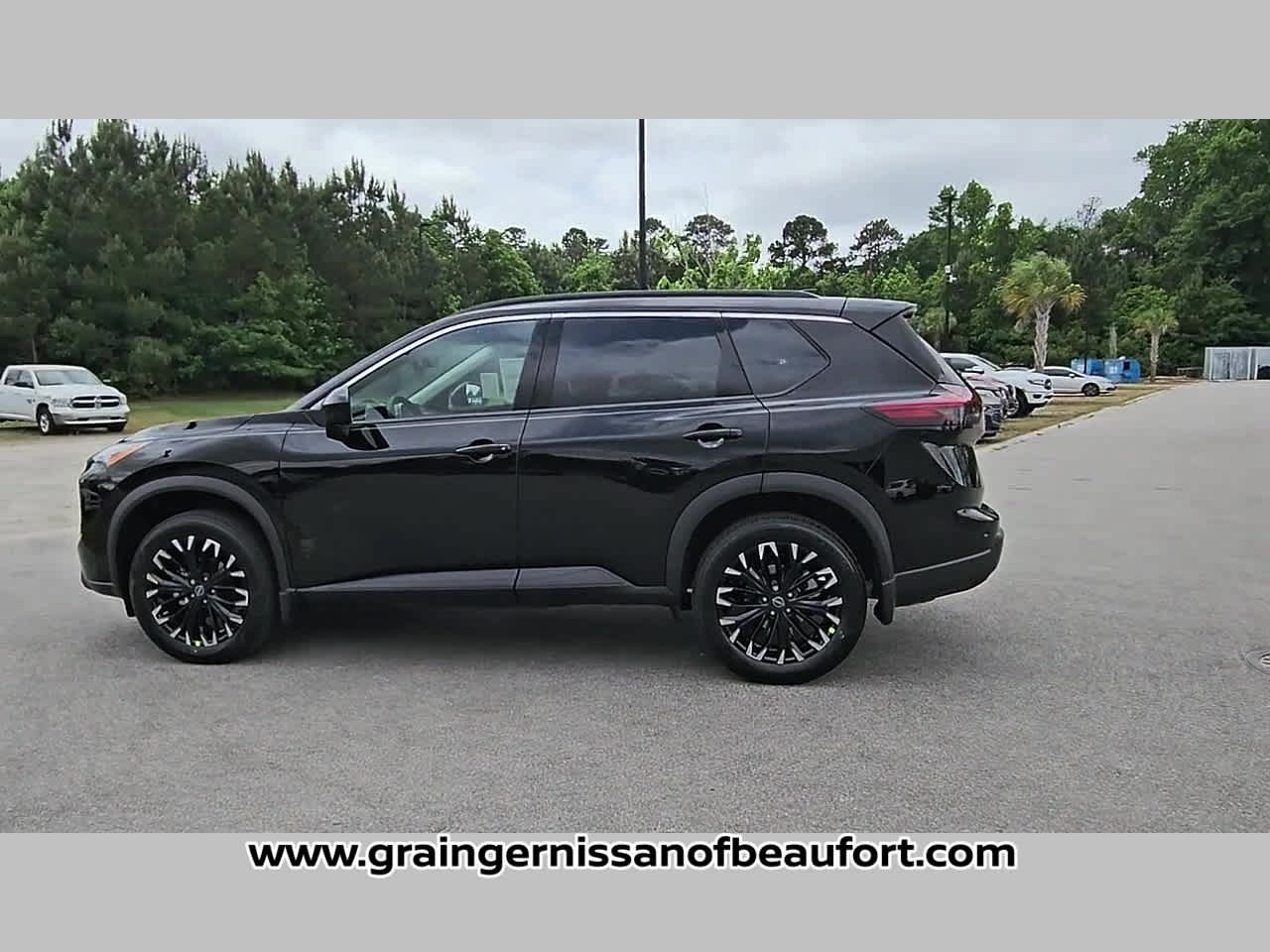 2026 Nissan Rogue Dark Armor