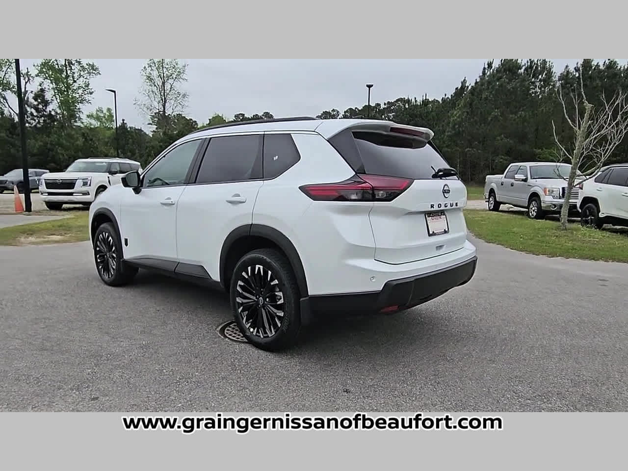 2026 Nissan Rogue Dark Armor