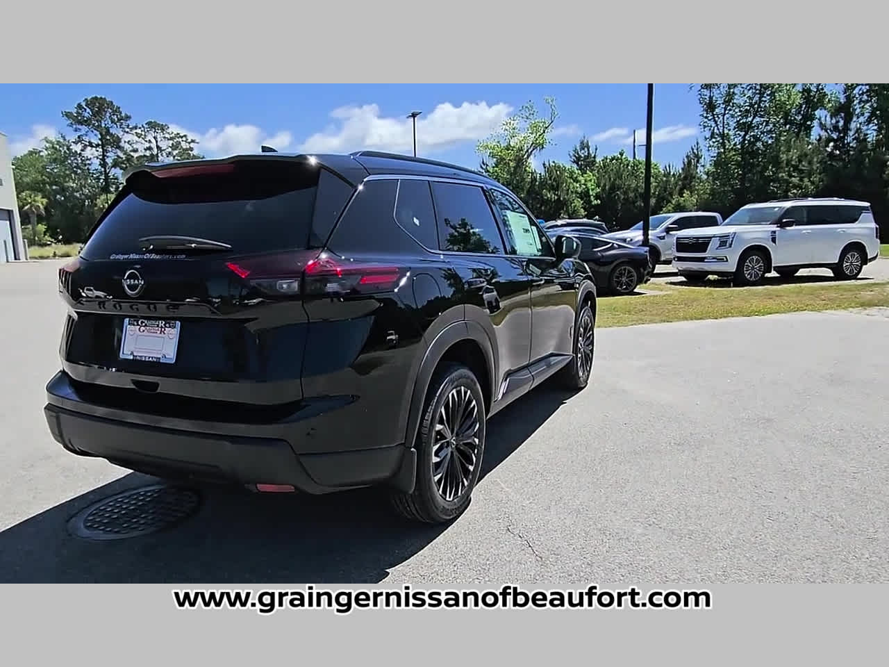 2026 Nissan Rogue Dark Armor
