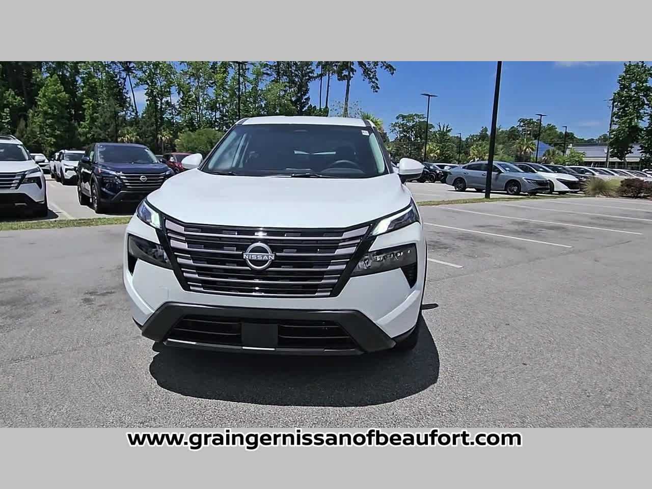 2026 Nissan Rogue SV