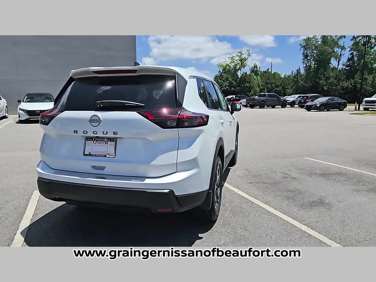 2026 Nissan Rogue SV