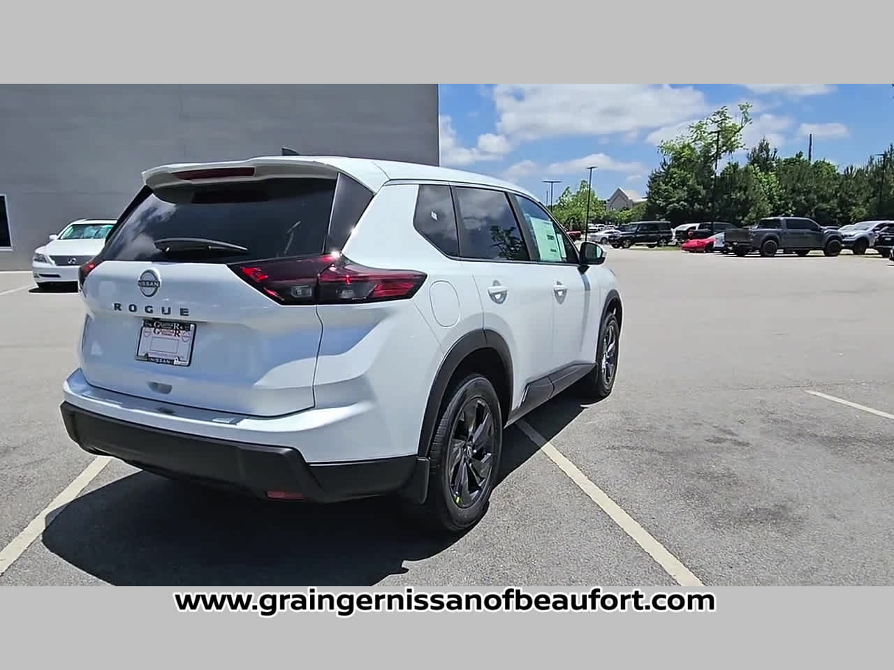 2026 Nissan Rogue SV