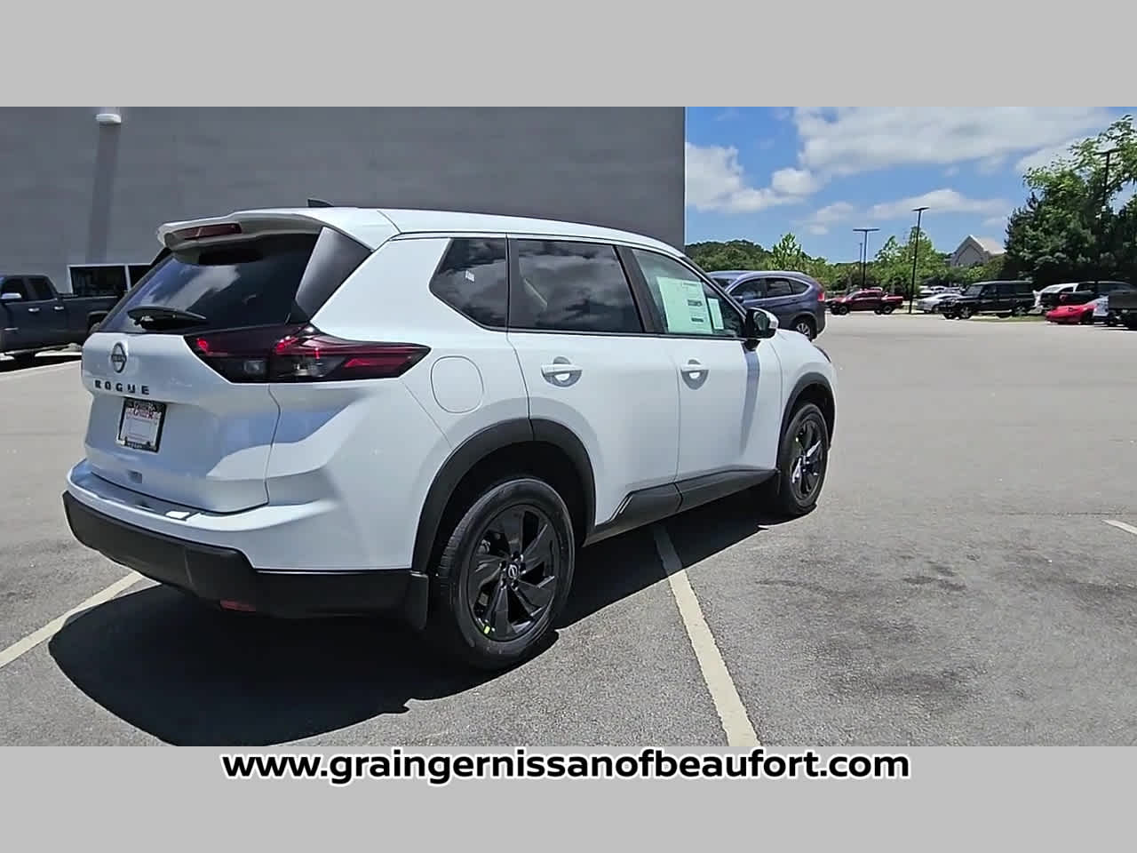 2026 Nissan Rogue SV