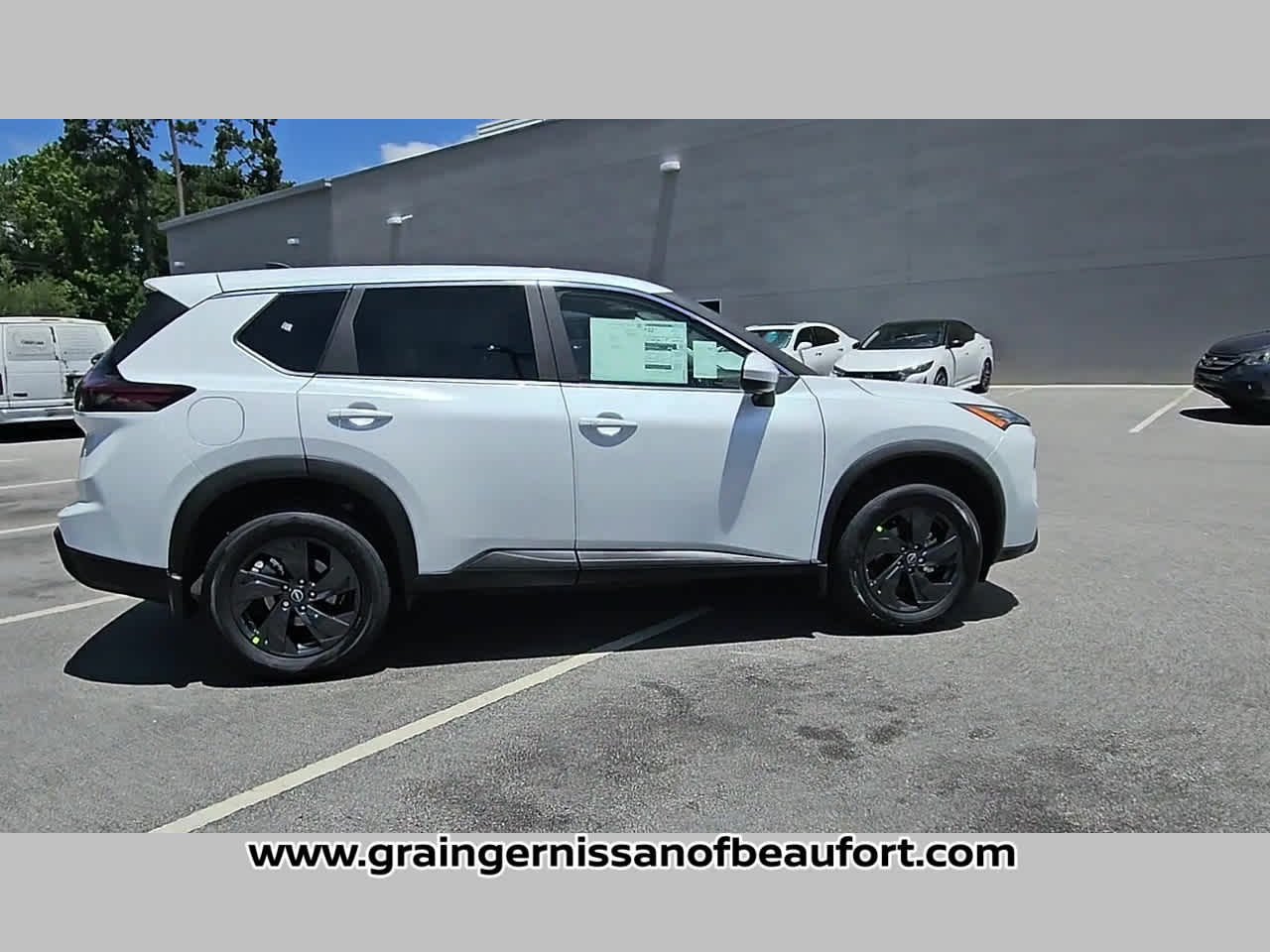 2026 Nissan Rogue SV