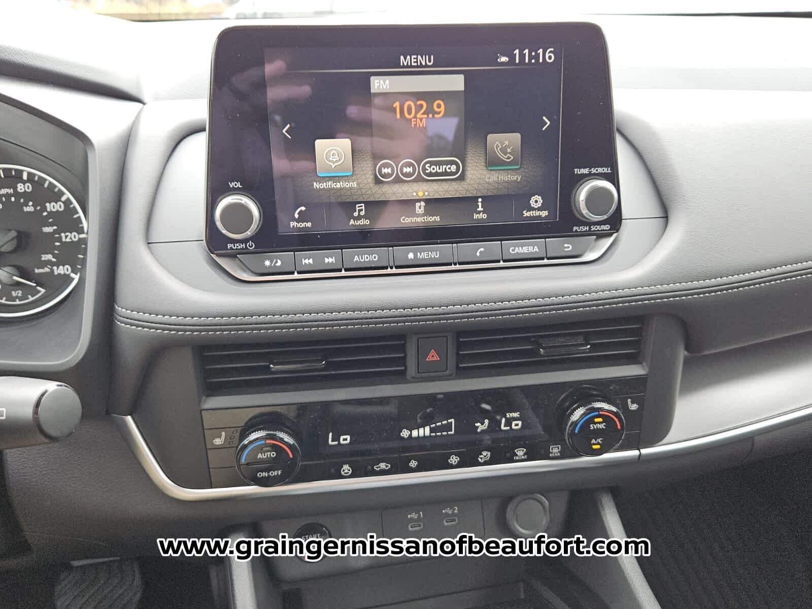 2026 Nissan Rogue SV