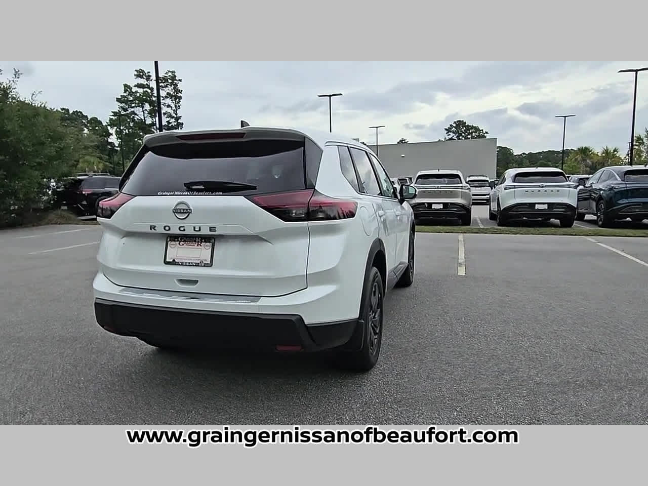 2026 Nissan Rogue SV